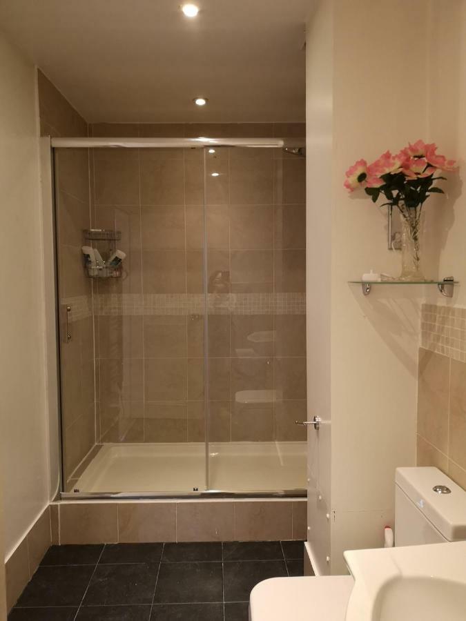 Rooms Close To Wimbledon Tennis London Exterior photo