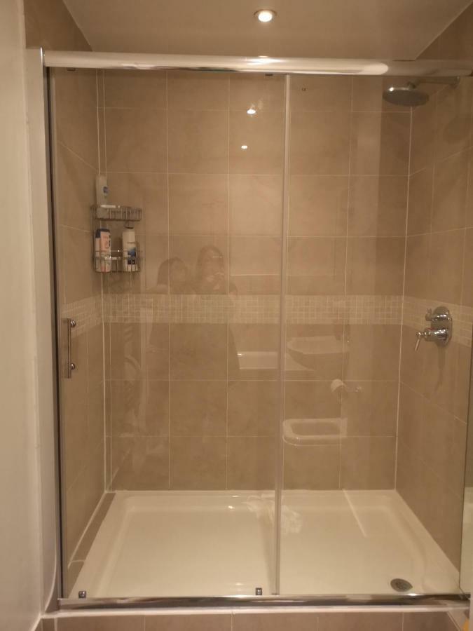 Rooms Close To Wimbledon Tennis London Exterior photo